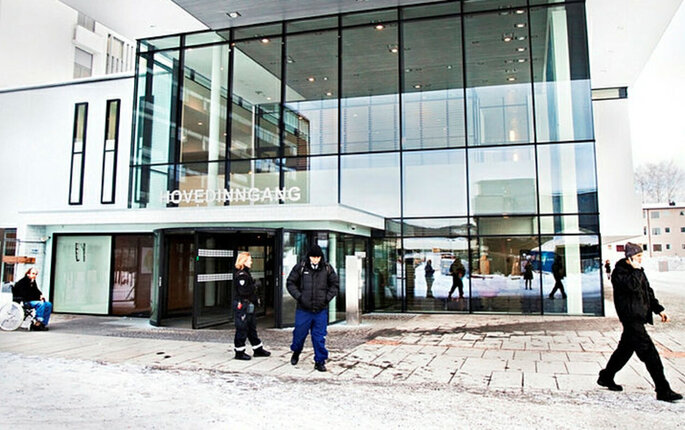 Akershus universitetssykehus, Ahus. Inngangspartiet hovedinngang.