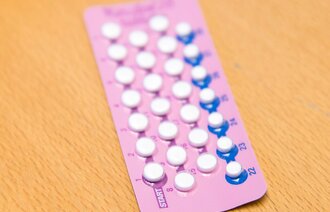 Bildet viser et brett med p-piller