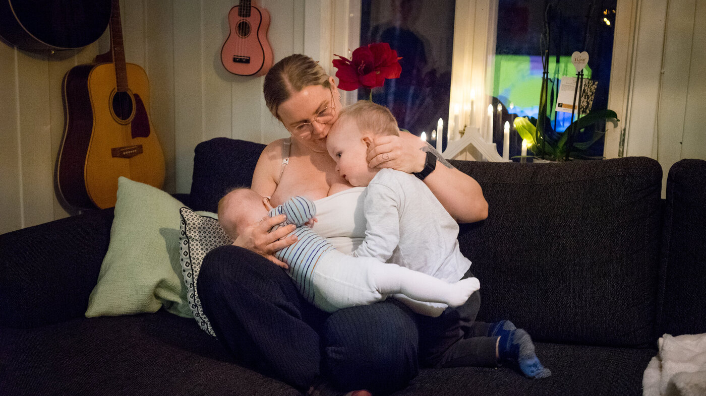Julie Sommersett med barn bildet viser Julie Sommersett med barn