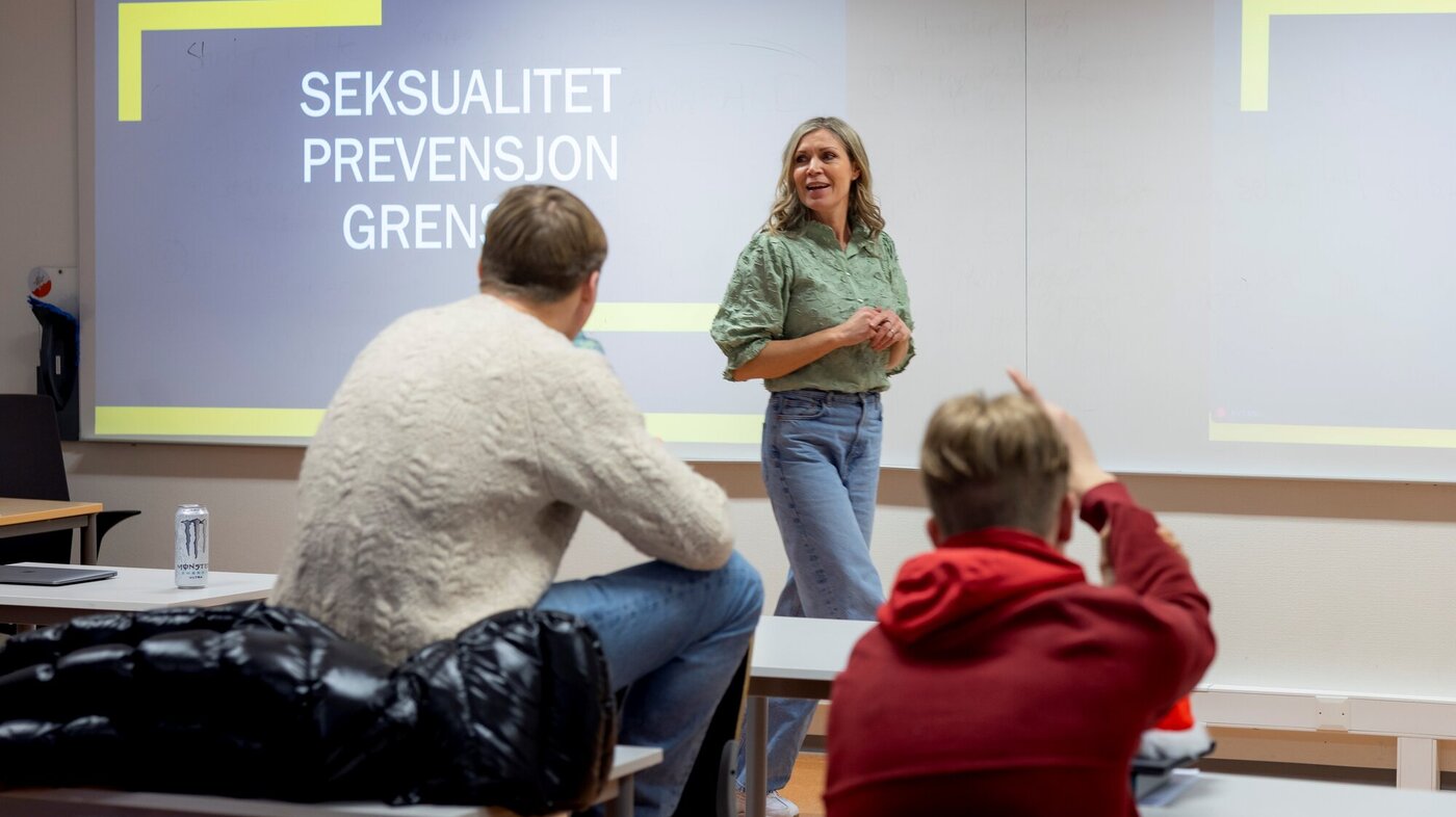 Skorve i klasserom med elever Bildet viser Skorve i klasserom med elever