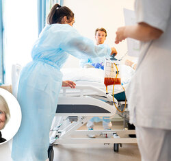 Bildet viser sykepleiere ved ­en gastroav­deling.